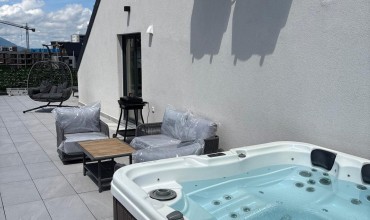Regim Hotelier PENTHOUSE LUXURY Jacuzzi Terasă 85 mp Parcare Subterană Coresi Brașov Brasov