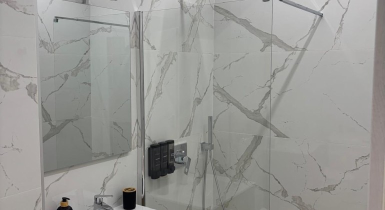 Regim Hotelier PENTHOUSE LUXURY Jacuzzi Terasă 85 mp Parcare Subterană Coresi Brașov Brasov
